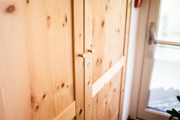 Schrank Modell Living Base mit Drehtüren