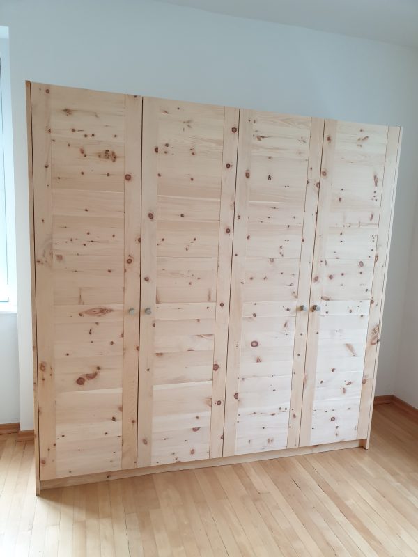 Schrank Modell Living Base mit Drehtüren